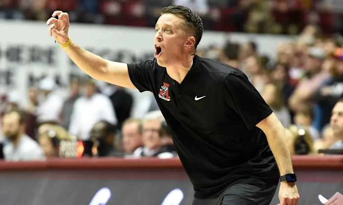 Alabama assistant basketball coach Charley Henry